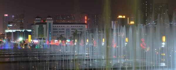 西安噴泉公司噴泉安裝關于水下彩燈的注意